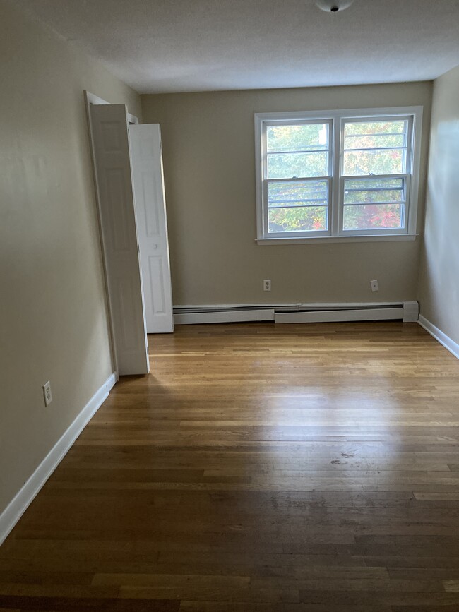 270 New Britain Ave, Unit 270 NB AVE Unit 2 in Unionville, CT - Building Photo - Building Photo