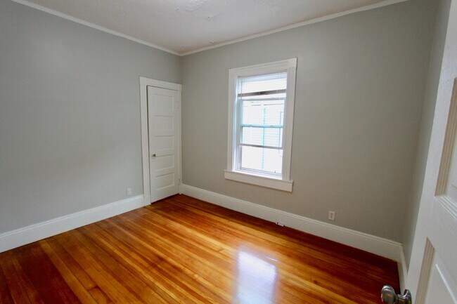 137 Pleasant St in Boston, MA - Building Photo - Building Photo