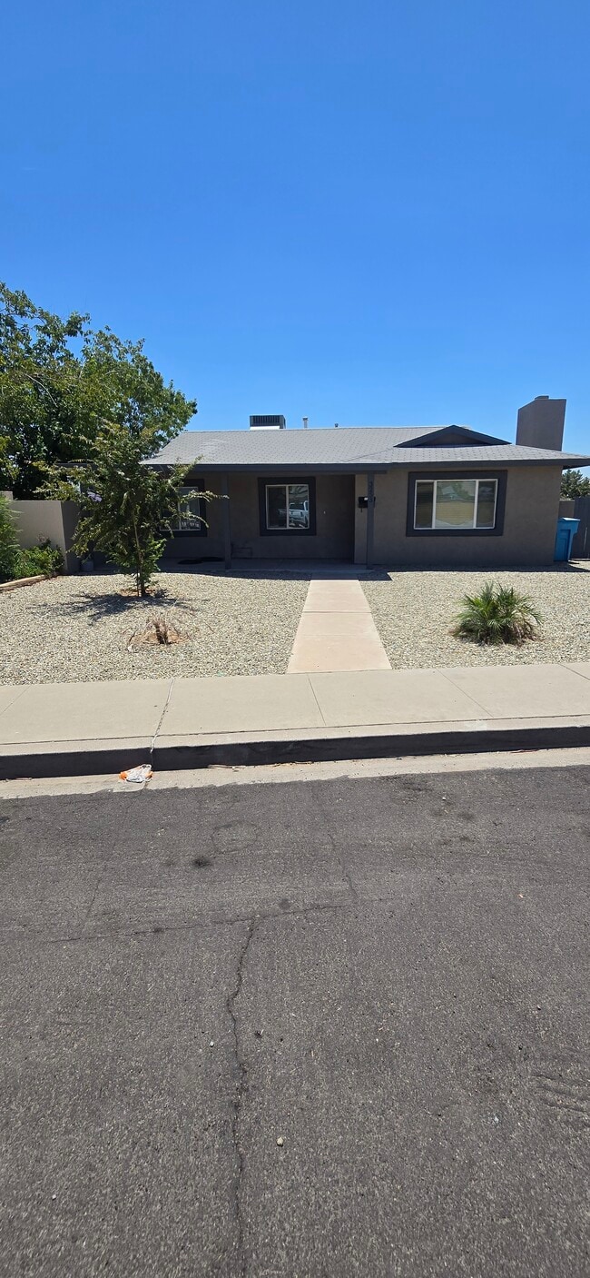 3253 W Country Gables Dr