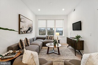 30 W Allens Ln, Unit 409 in Philadelphia, PA - Building Photo - Building Photo