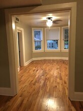 352 E Schiller St, Unit 2 in Milwaukee, WI - Foto de edificio - Building Photo