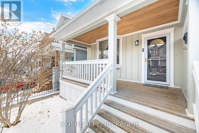 402 Woodfield Rd. in Toronto, ON - Building Photo - Building Photo