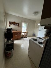 77 W Howard St, Unit 77 W. Howard Street  up in Winona, MN - Building Photo - Building Photo