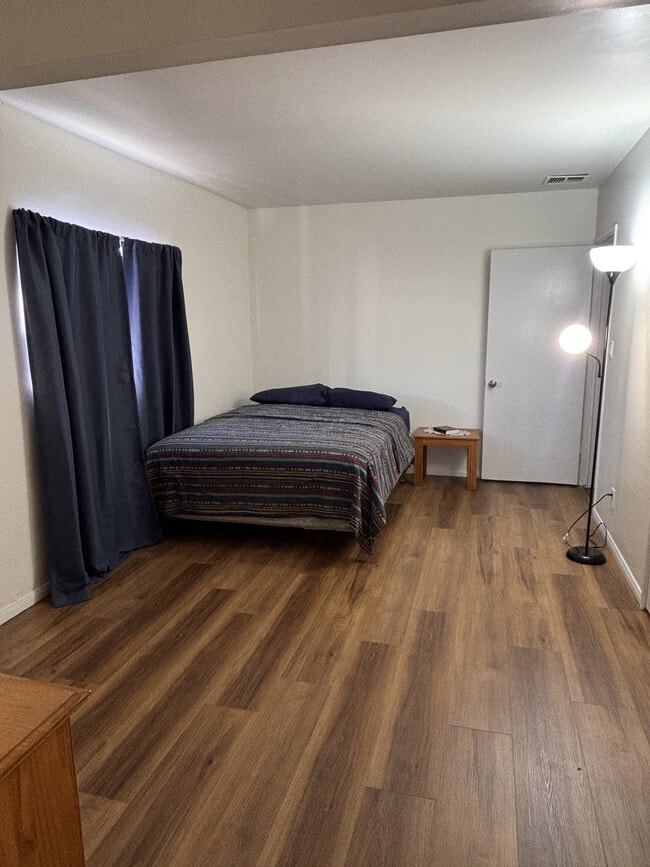 15516 Flatbush Ave in Norwalk, CA - Building Photo - Building Photo