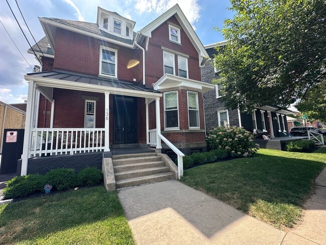 136 S Main St in Phoenixville, PA - Building Photo - Building Photo