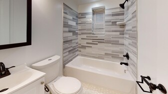 1452 Fairmont St NW, Unit B in Washington, DC - Building Photo - Building Photo