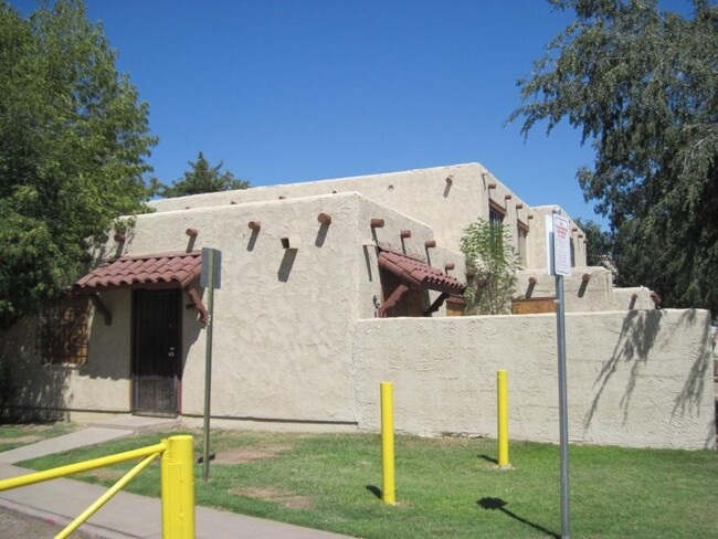 1438 N 54th Ave in Phoenix, AZ - Building Photo - Building Photo