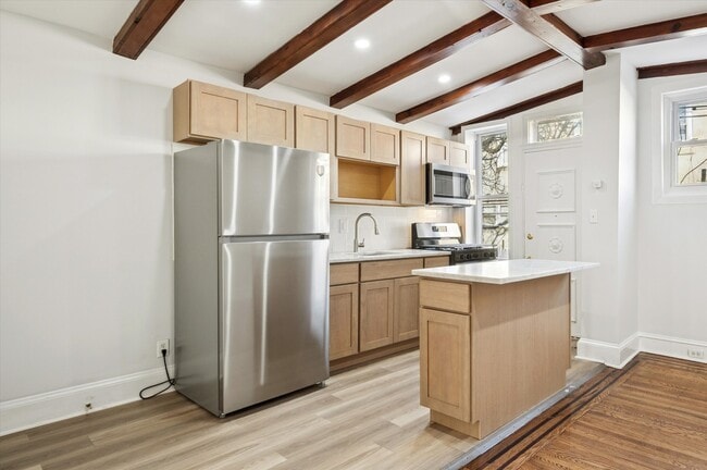 5557 Matthews St in Philadelphia, PA - Building Photo - Building Photo