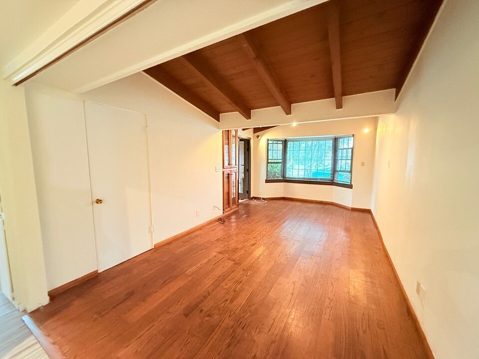 401 N Lupine St in Lompoc, CA - Building Photo