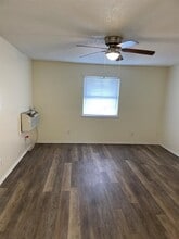 2111 NW Lindy Ave in Lawton, OK - Building Photo - Building Photo