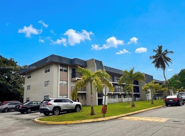 7900 S Colony Cir in Tamarac, FL - Foto de edificio - Building Photo