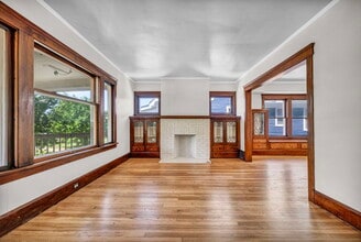 1331 W 102nd St, Unit 2 in Cleveland, OH - Building Photo - Building Photo