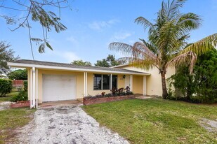 20255 NE 12th Ave, Unit 2 in Miami, FL - Building Photo