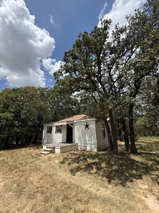 1700 Co Rd 461 in Stephenville, TX - Building Photo
