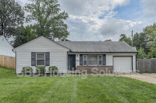 505 NE 67th Pl in Gladstone, MO - Building Photo