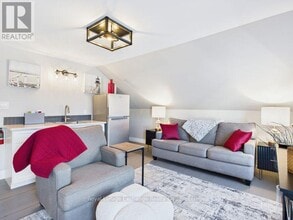 953 Queen St in Kincardine, ON - Building Photo - Building Photo