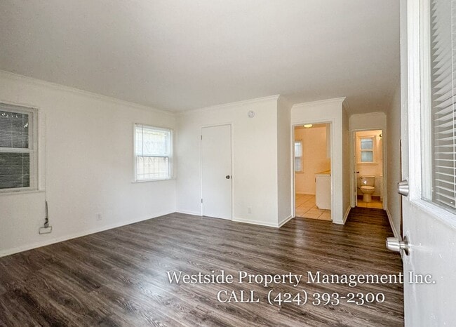 property at 3614 Veteran Ave