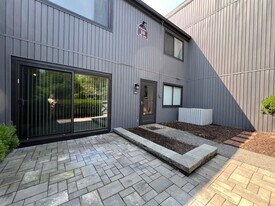 1006 Holly Walk in Poughkeepsie, NY - Building Photo