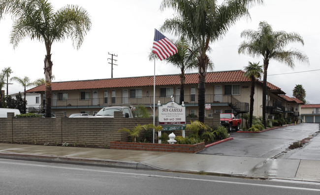 Sus Casitas in Costa Mesa, CA - Foto de edificio - Building Photo