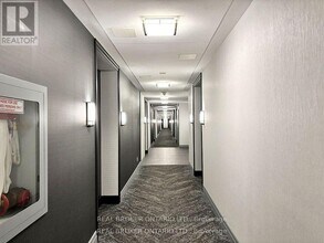 27 Rean Dr in Toronto, ON - Building Photo - Building Photo