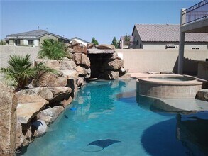 637 Doubleshot Ln in Henderson, NV - Building Photo - Building Photo