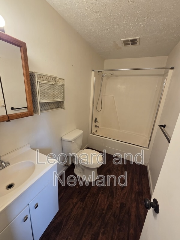 property at 2662 Boggs Rd