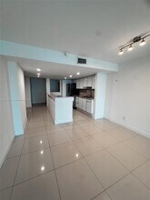 1632 S Bayshore Ct in Miami, FL - Building Photo - Building Photo