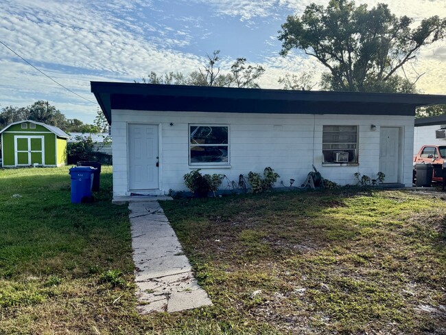915 E 122nd Ave in Tampa, FL - Building Photo - Building Photo