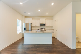 5580 Timber Leaf Lp in Bessemer, AL - Building Photo - Building Photo
