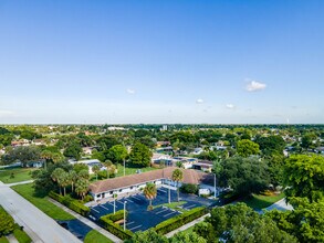 603 Melaleuca Dr in Margate, FL - Building Photo - Building Photo