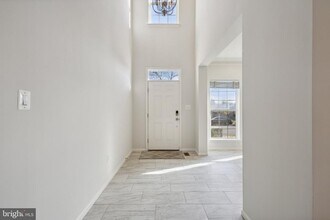 8704 Harefield Ln in Gainesville, VA - Building Photo - Building Photo
