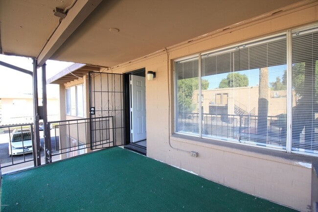property at 2413 W Hazelwood St