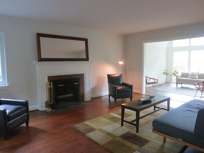 4512 Cortland Rd in Chevy Chase, MD - Building Photo - Building Photo