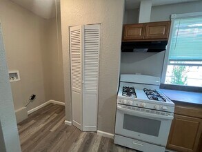 103 Lounsbury St in Waterbury, CT - Building Photo - Building Photo