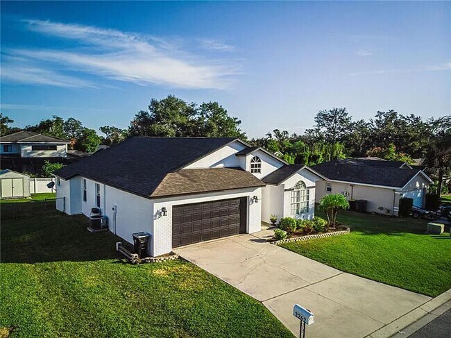 2262 Garden Chase Dr in Lakeland, FL - Building Photo - Building Photo