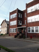 331 N Broadway Ave in Salem, OH - Foto de edificio - Building Photo