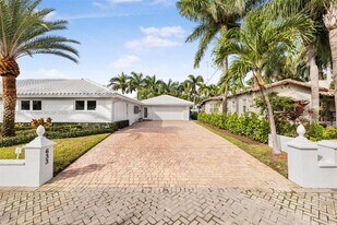 633 Solar Isle Dr in Fort Lauderdale, FL - Building Photo