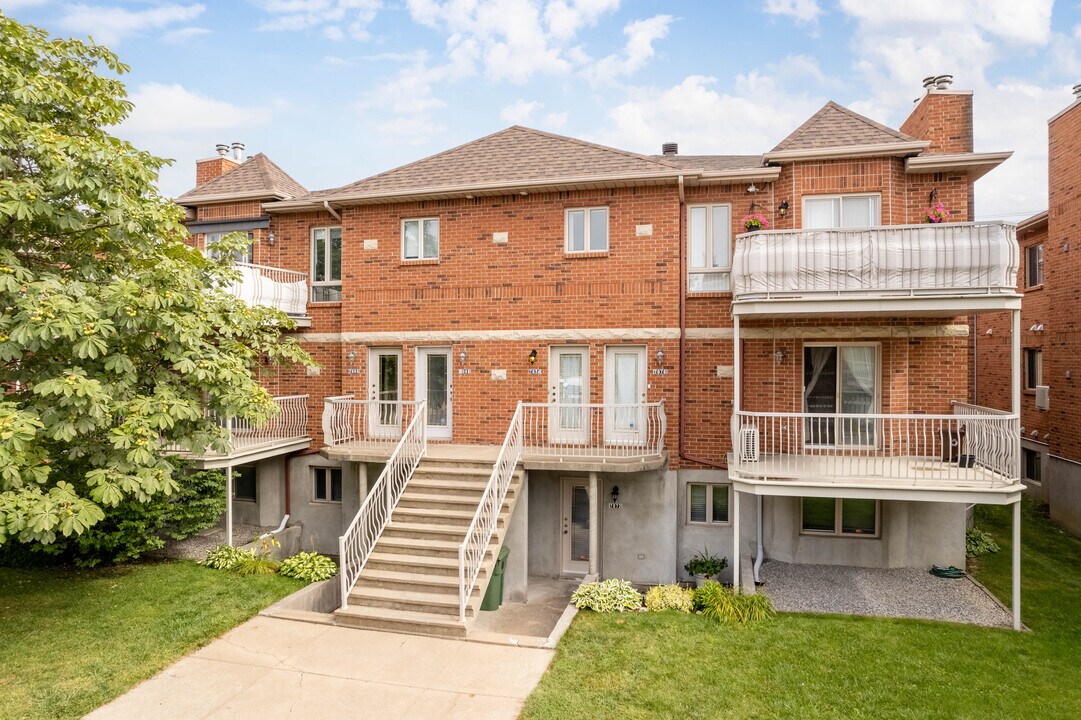 7070 Marie-Rollet Rue in Montréal, QC - Building Photo