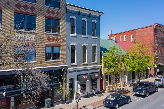 107-109 S Market St