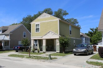 Bayview Place Apartments in Biloxi, MS - Foto de edificio - Building Photo