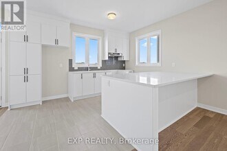 126 Beebalm Cres in Ottawa, ON - Building Photo - Building Photo