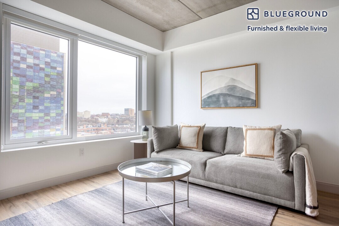 1350 Boylston St in Boston, MA - Building Photo