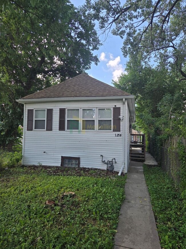 property at 1214 W 98th St