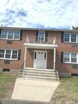 25 Grandview Dr in Farmington, CT - Building Photo