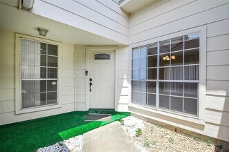 1807 Trendwest Dr in Houston, TX - Foto de edificio - Building Photo