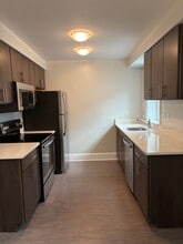 3300 Rhode Island Ave in Mount Rainier, MD - Foto de edificio - Building Photo