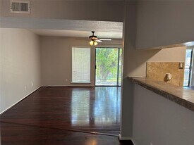 2822 S Bartell Dr in Houston, TX - Building Photo