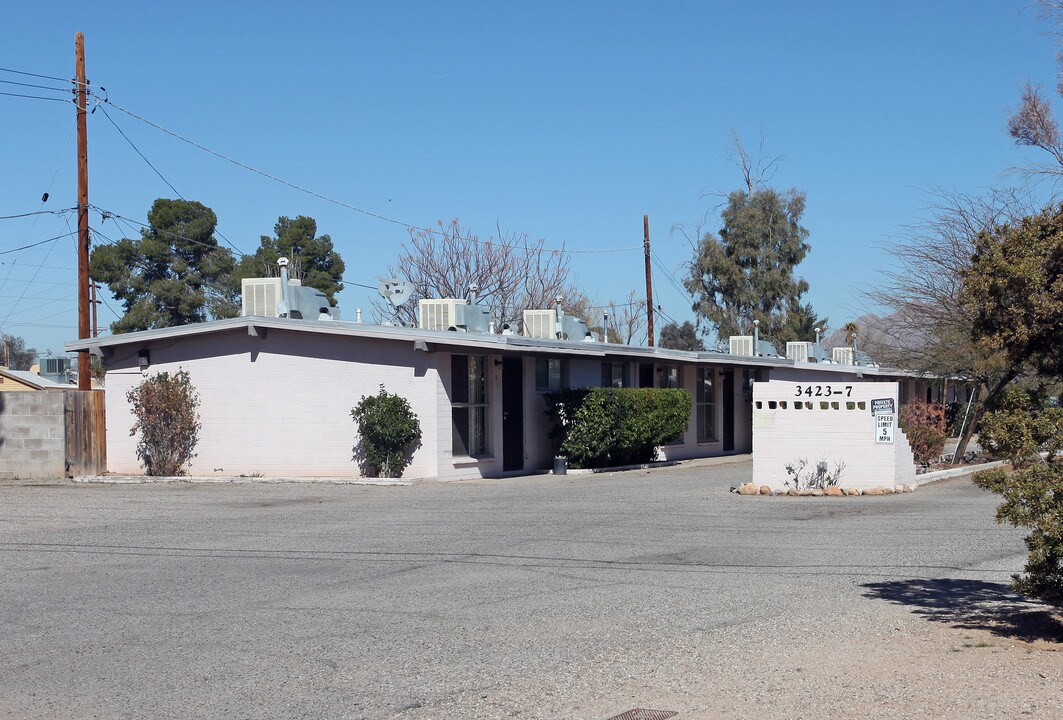 Rosa Park in Tucson, AZ - Building Photo