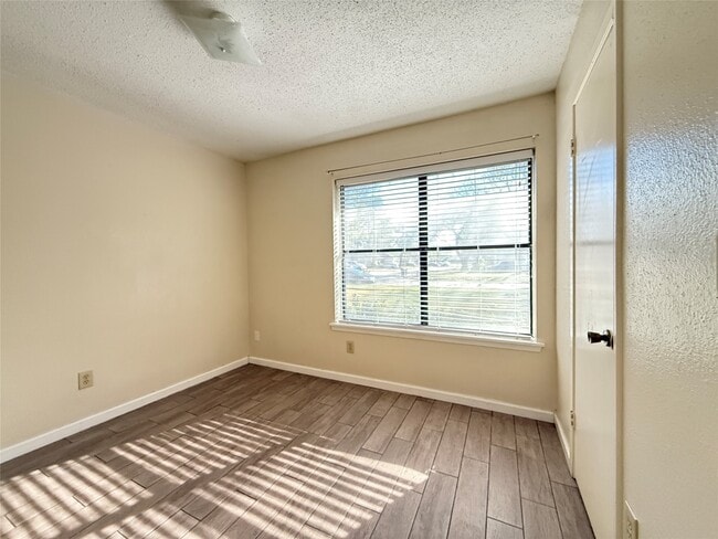 property at 12102 Hastings Green Dr