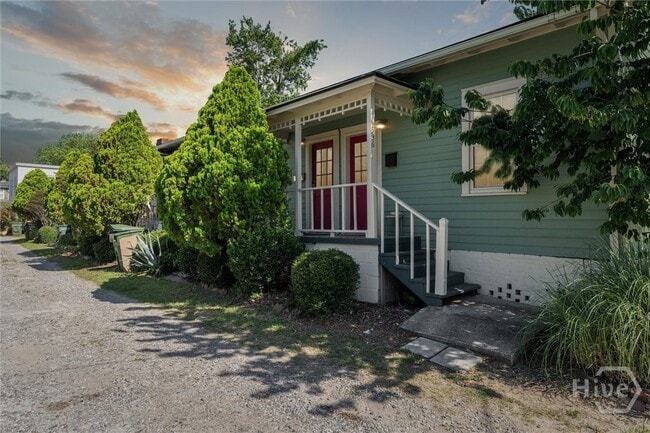 property at 534 E Gordon Ln